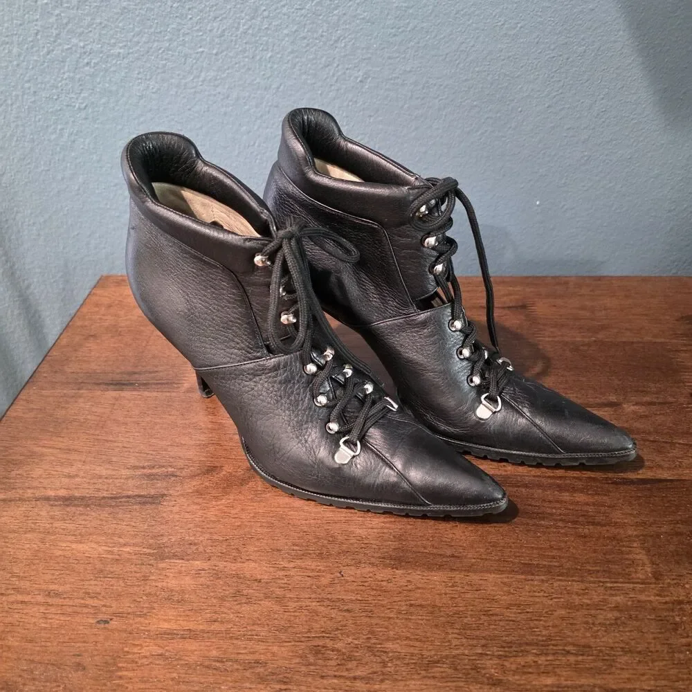 MICHAEL KORS Pebbled Leather Lace-Up Heeled Bootie Pointed 8 Black Witchy Goth